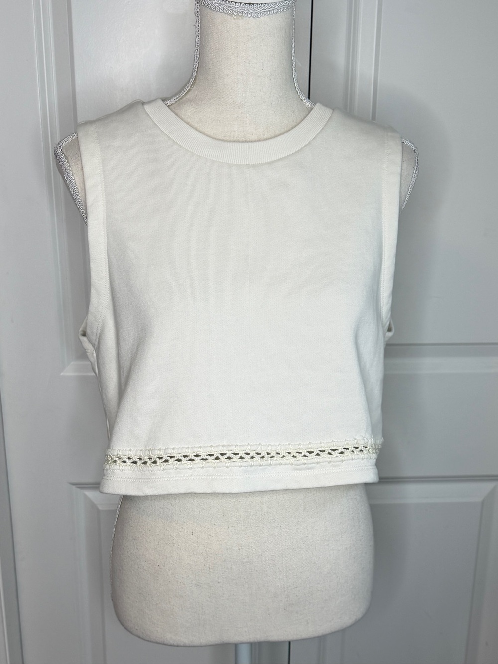 AllSaints Cream Ewelina Lila Cropped Sweatshirt Tank Top Medium Crochet Sporty